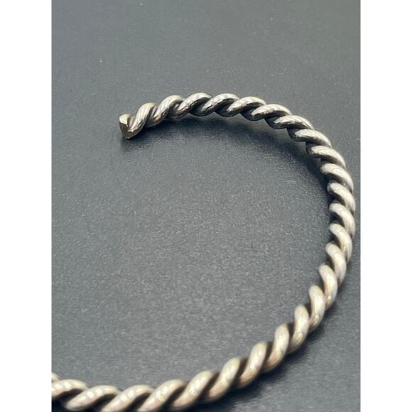 Native American Vintage Sterling Silver 3mm Twisted Wire Cuff Bracelet 6.5”, 11g - Picture 8 of 8